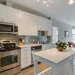Two Bedroom On H Street