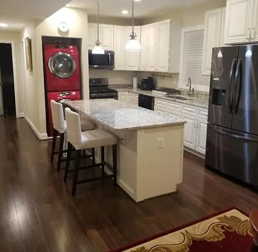 Beautiful New 4 Bedroom 3 Bath Family Home Or 1 Bedroom Apt Nr Howard U Downtown Nw Dc