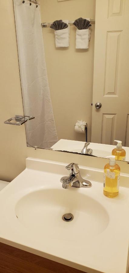 Relaxing 3 Bedroom With Free Parking At The Sequoia Apartment *