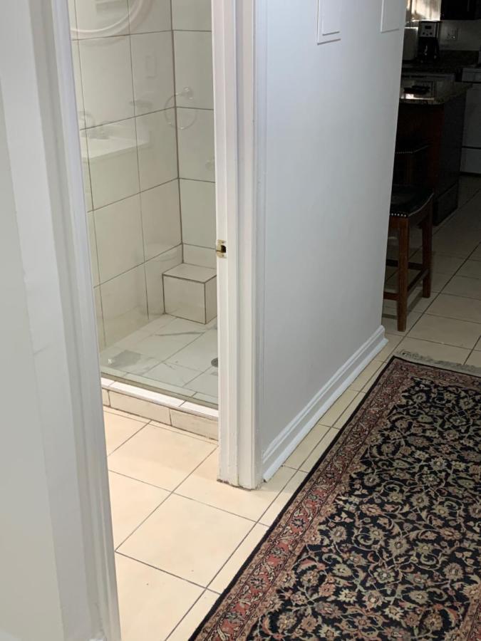 Renovated Basement 2bdrm Near Metro *