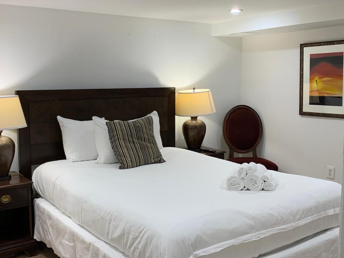 Renovated Basement 2bdrm Near Metro Apartment *