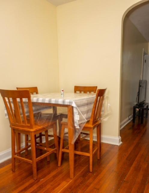 Spacious 2 Bedroom Apartment Washington