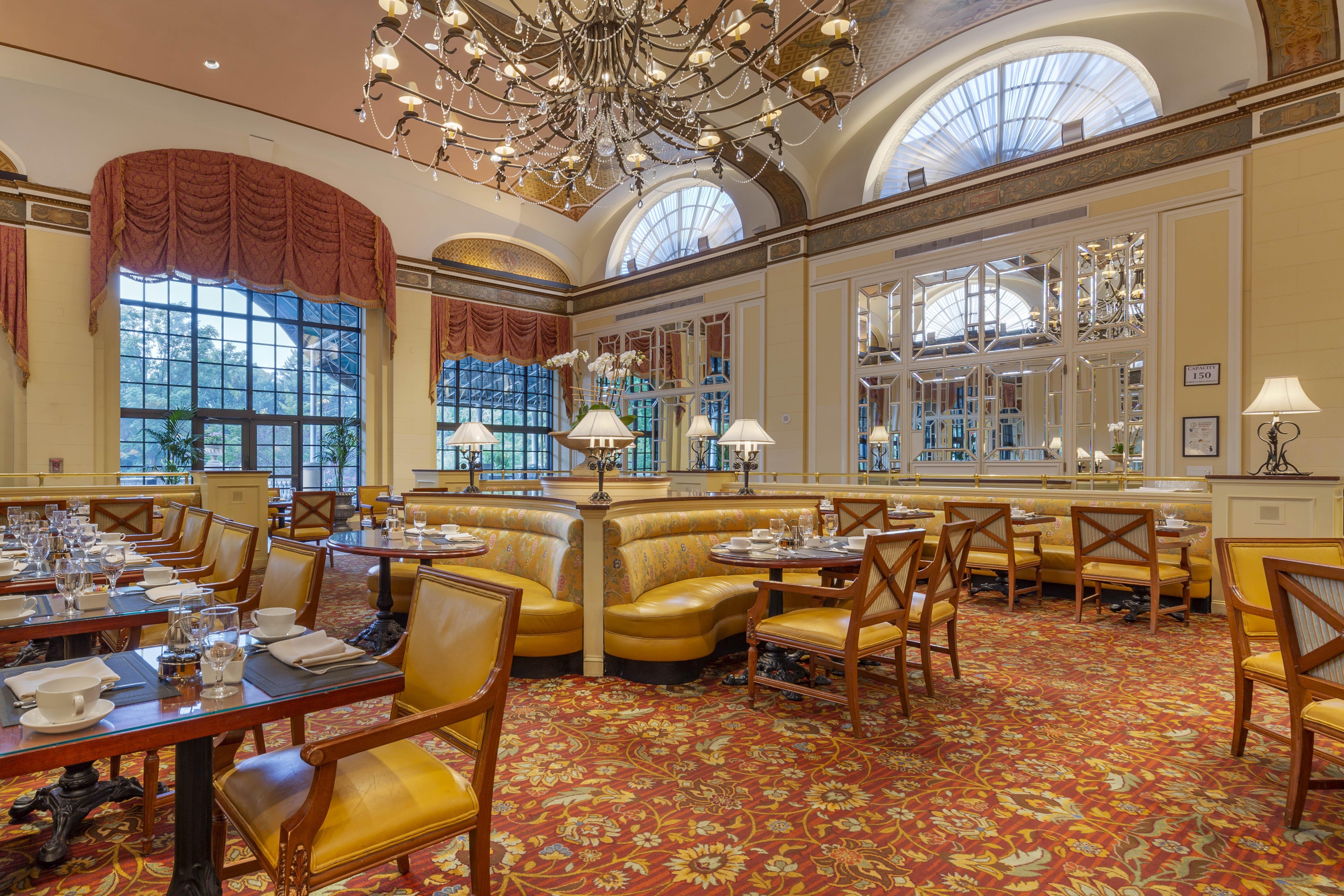 Omni Shoreham Hotel 4*