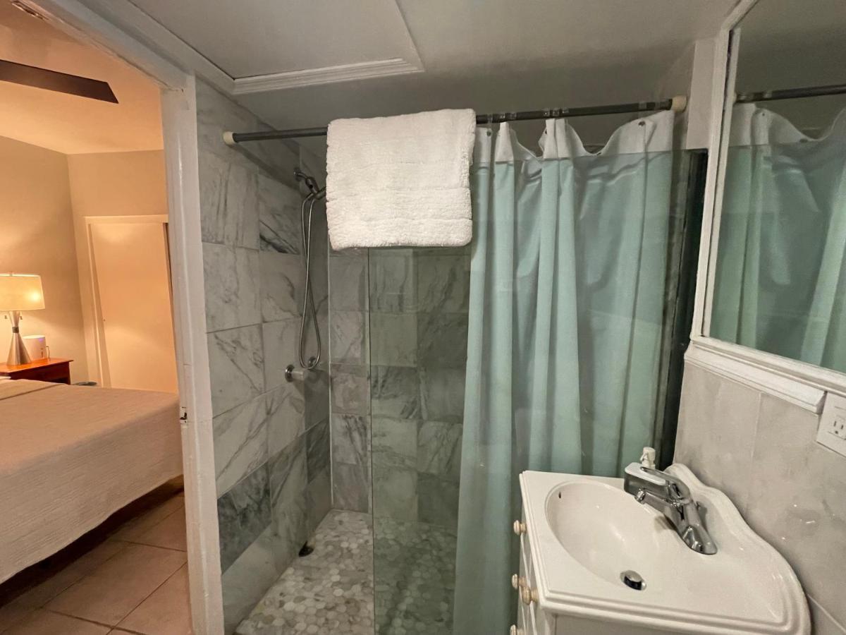 Victorian 1-bed Getaway- National Mall Apartment Washington