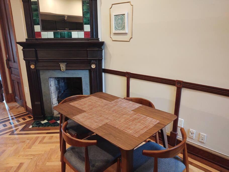 Dupont Circle/logan Circle 1 Bdrm + Den Sleeps 4 Apartment
