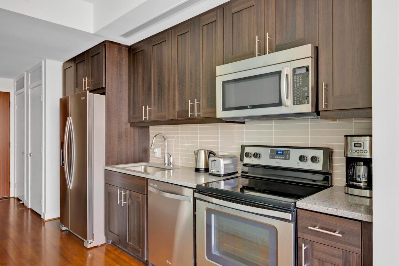 14th St 1br W Gym Wd Lounge Nr Metro Wdc-400 Apartment Washington