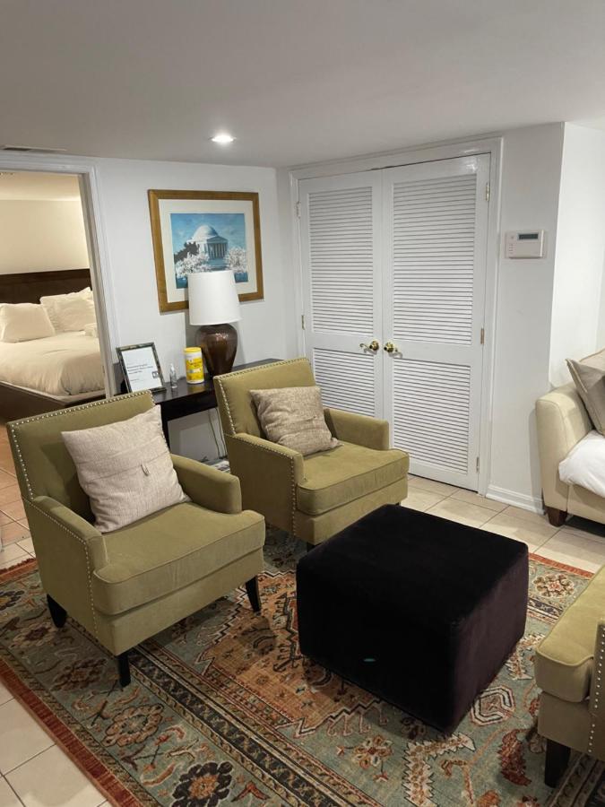Renovated Basement 2bdrm Near Metro Apartment Washington