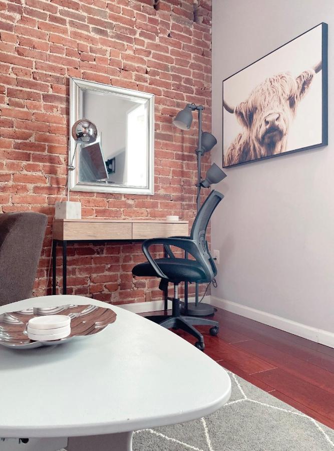 Navy Yard Gem: Stylish Near Nationals Stadium Washington