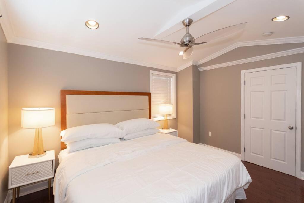 Three Br 2.5 Bath W/ Parking Spot & Deck Near Metr Washington