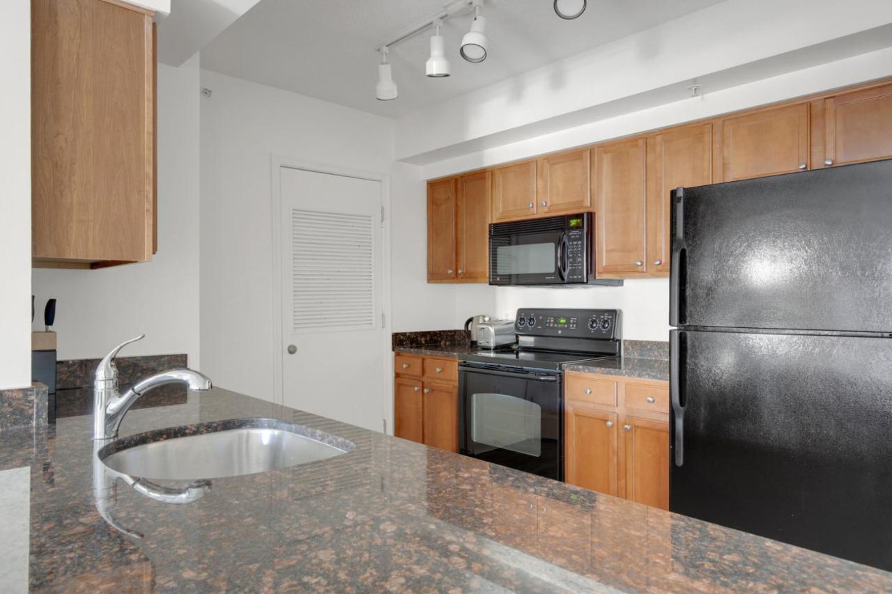 Apartment Logan Circle 2br W Gym Wd Pool Nr Bars Wdc-480