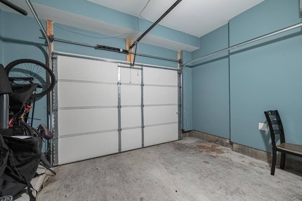 Modern Lux 4 Bedroom Garage Parking Holiday home Washington