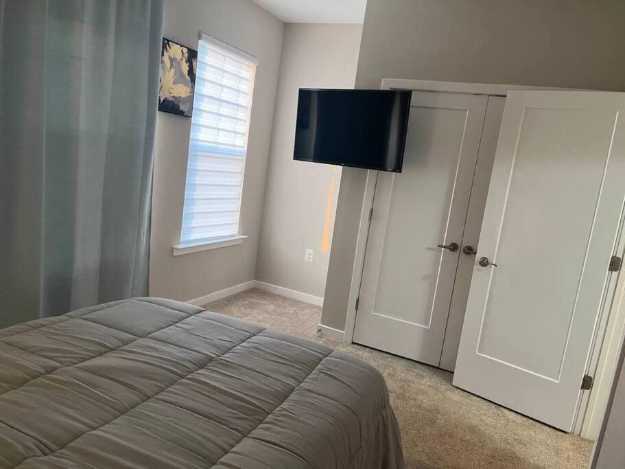 Modern Lux 4 Bedroom Garage Parking * Washington