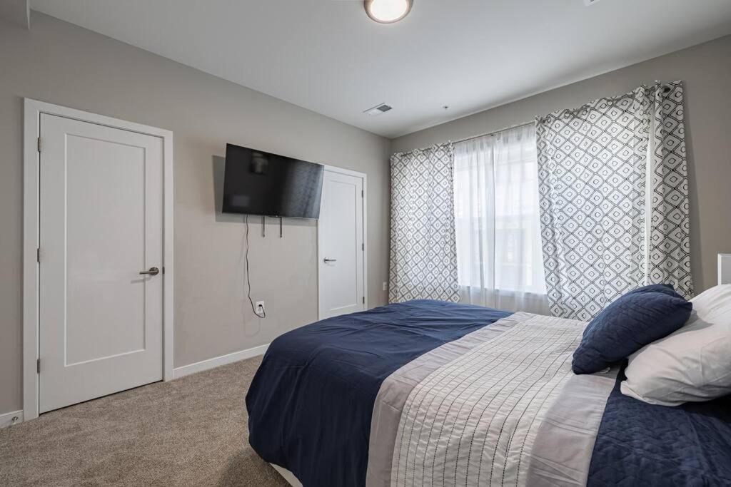 Holiday home Modern Lux 4 Bedroom Garage Parking *