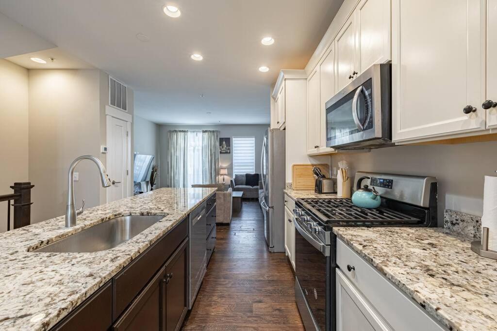 Holiday home Modern Lux 4 Bedroom Garage Parking Washington