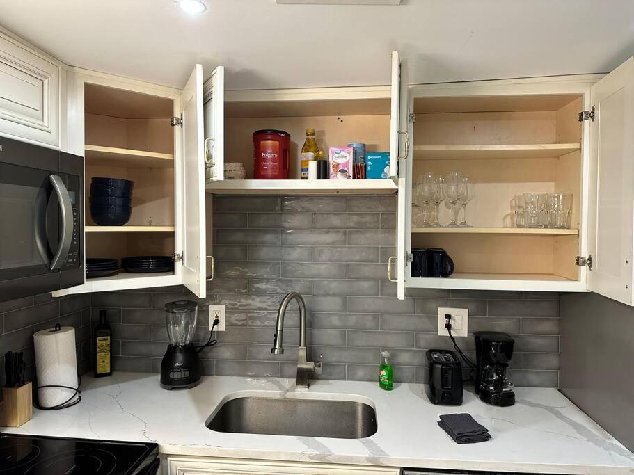 Apartment Downtown Delight In Heart Of Dc's Bustling Streets Washington