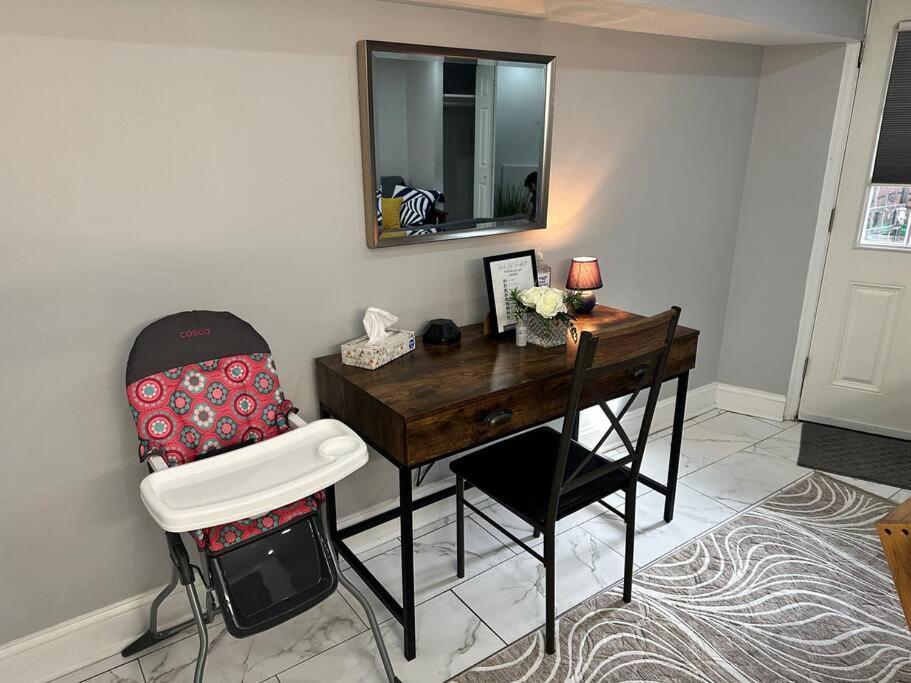Apartment Downtown Delight In Heart Of Dc's Bustling Streets