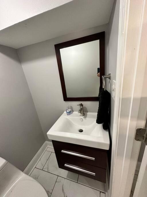Apartment Downtown Delight In Heart Of Dc's Bustling Streets *
