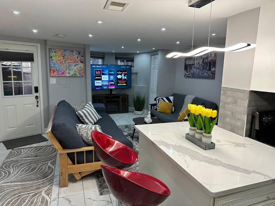 Apartment Downtown Delight In Heart Of Dc's Bustling Streets