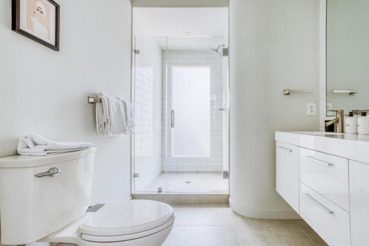 H Street 2br W Wd Nr Restaurants Wdc-760 Washington