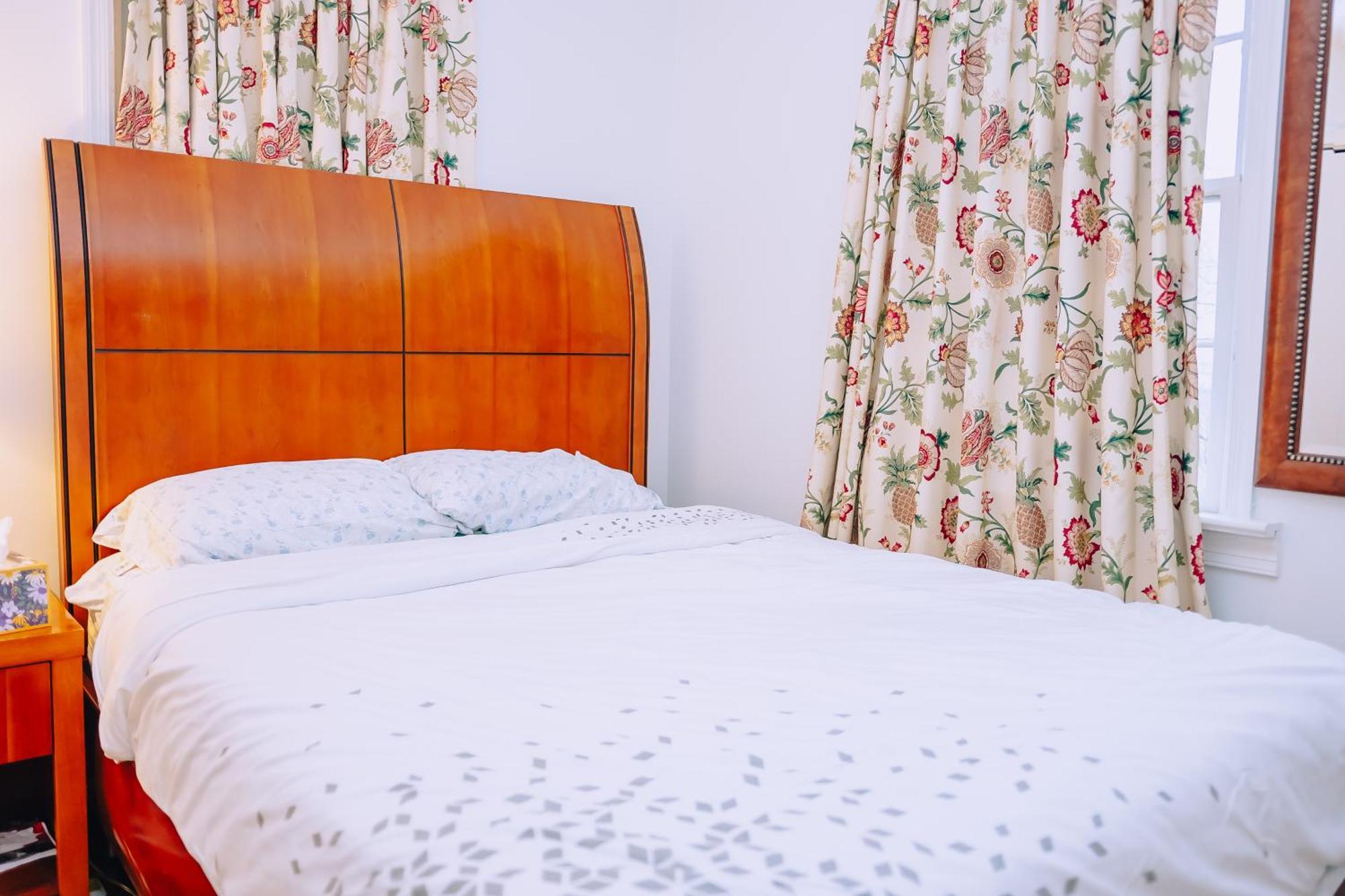 Sheppard Guest house