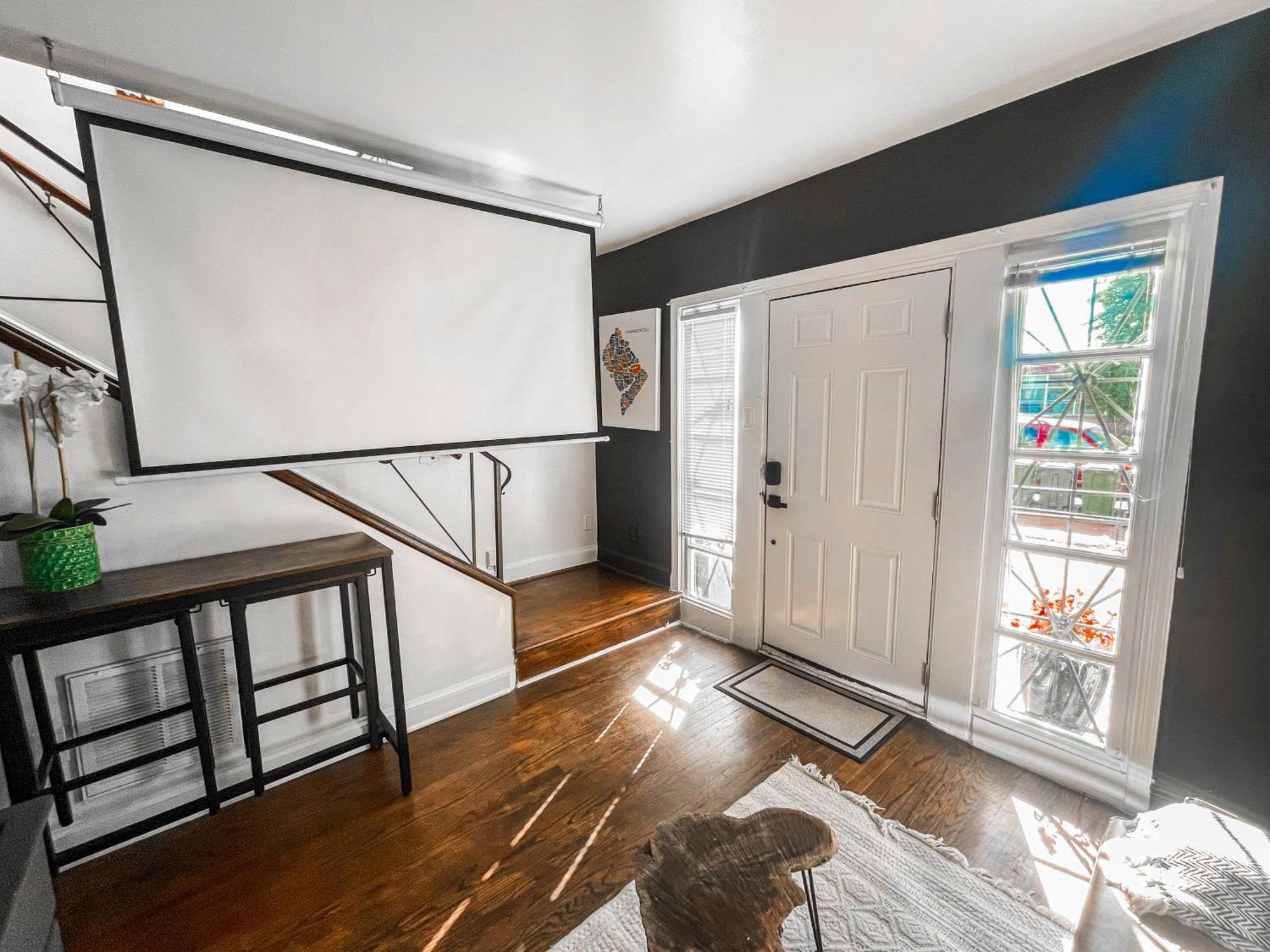 Capitol Hill Carriage House *
