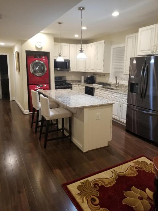Bed & Breakfast Beautiful New 4 Bedroom 3 Bath Family Or 1 Bedroom Nr Howard U Downtown Nw Dc