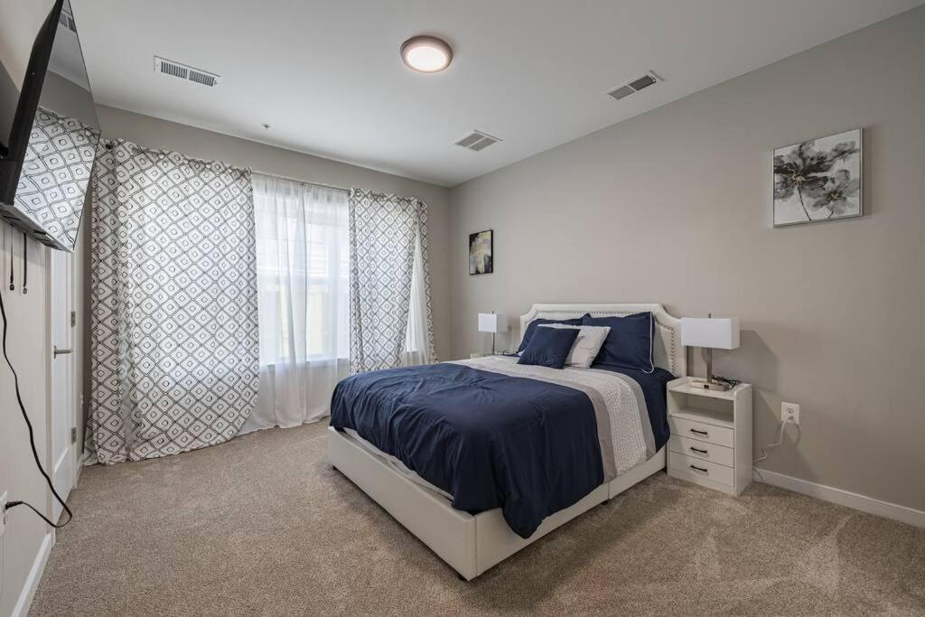 Modern Lux 4 Bedroom Garage Parking * Washington