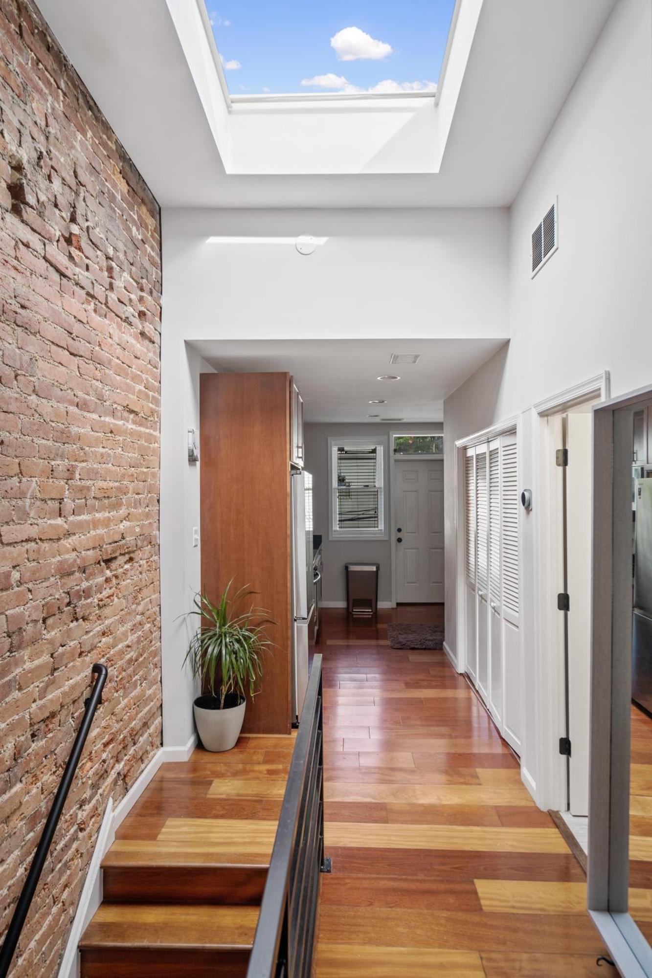 Apartment Navy Yard Gem: Stylish Near Nationals Stadium Washington