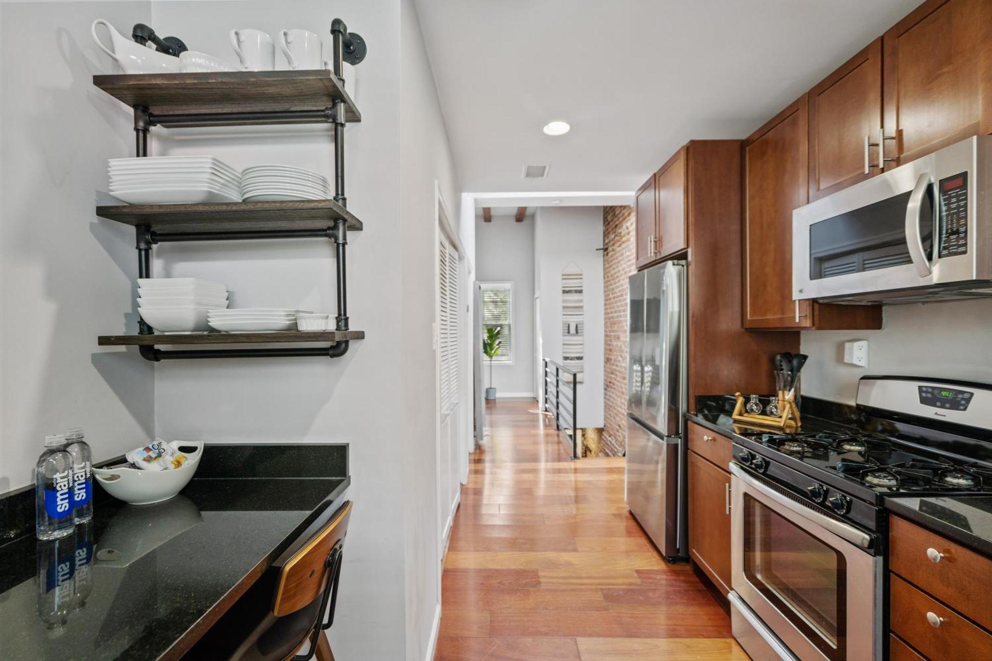 Navy Yard Gem: Stylish Near Nationals Stadium Apartment *
