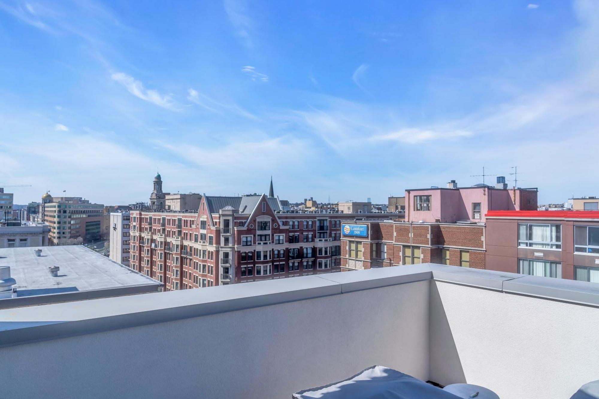 Apartment Fully Furnished In Near Logan Circle *