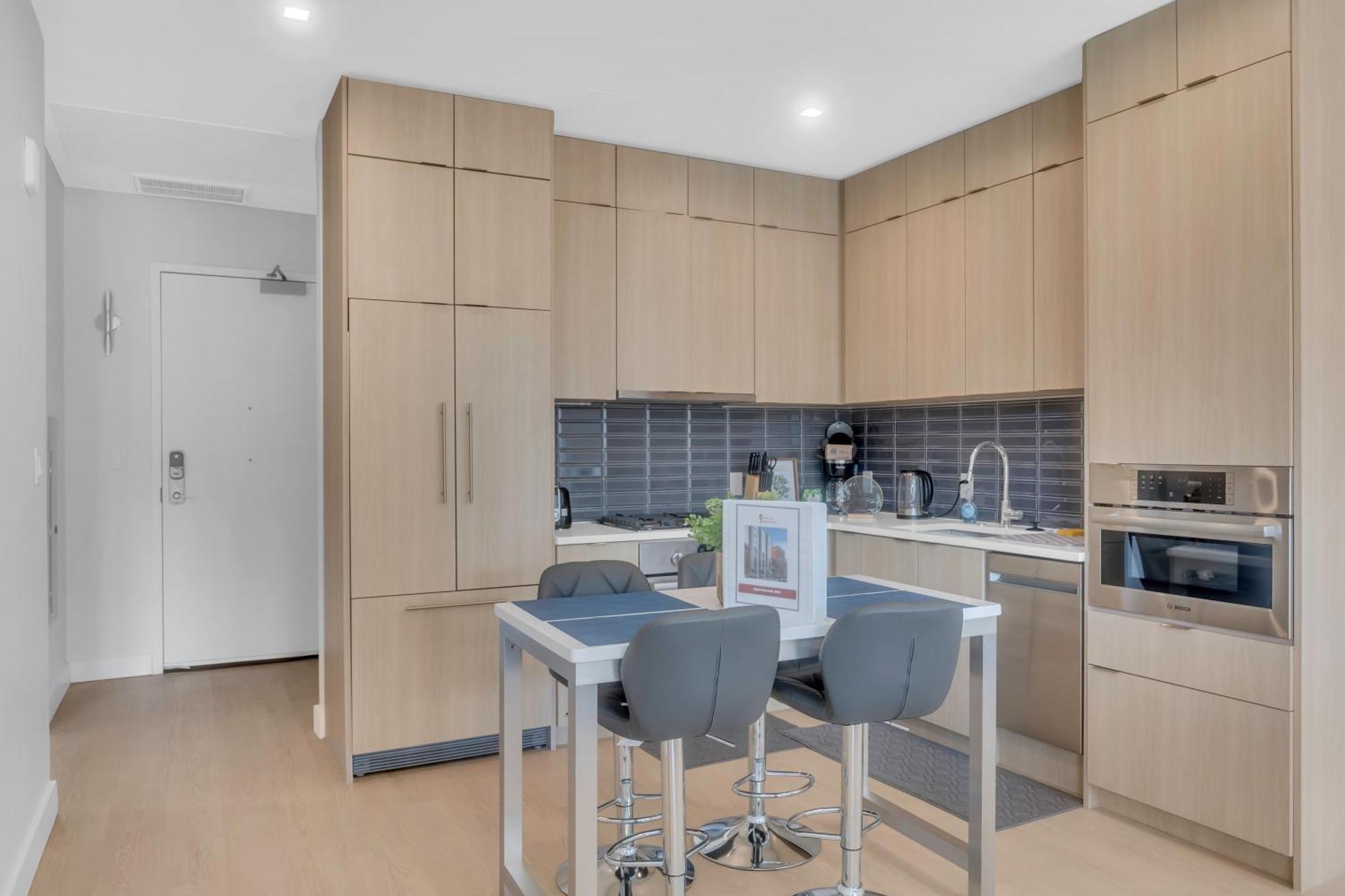Fully Furnished In Near Logan Circle *