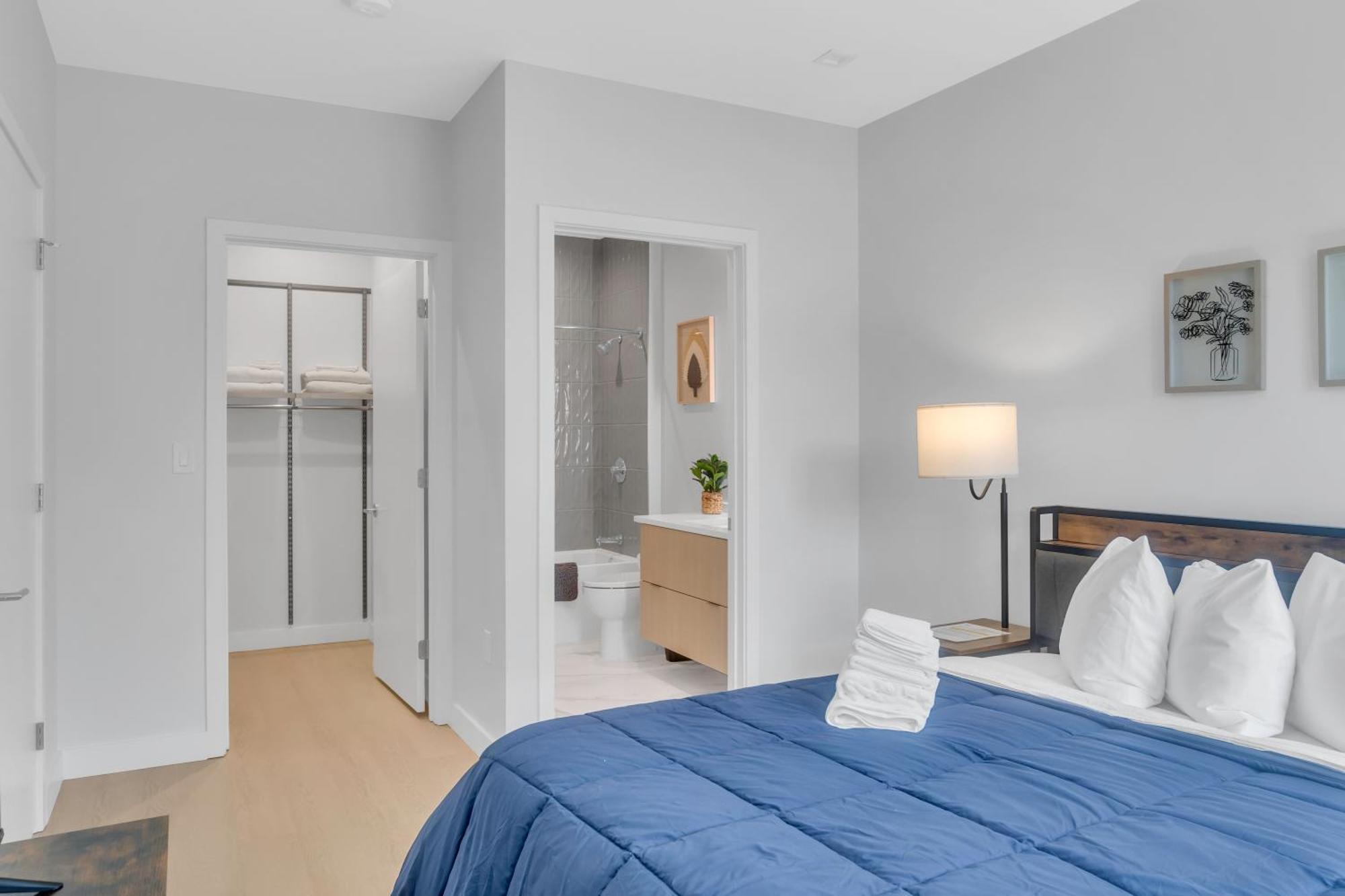 Fully Furnished In Near Logan Circle Apartment
