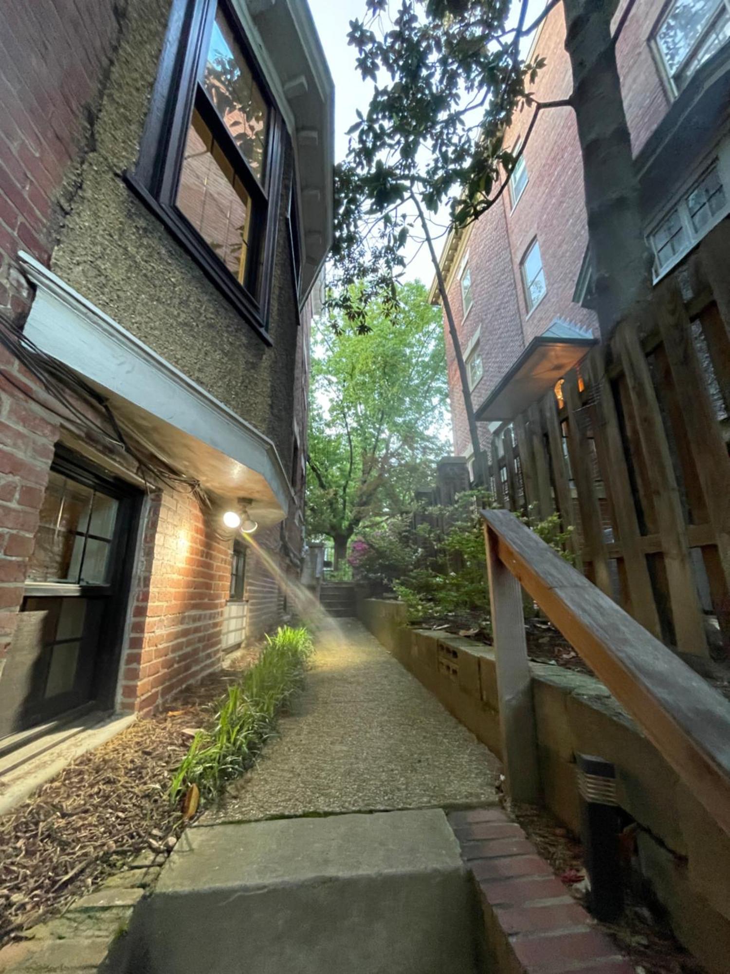 2 Bedroom By Zoo, Metro, Park And Embassies In Forest Hills - Location *