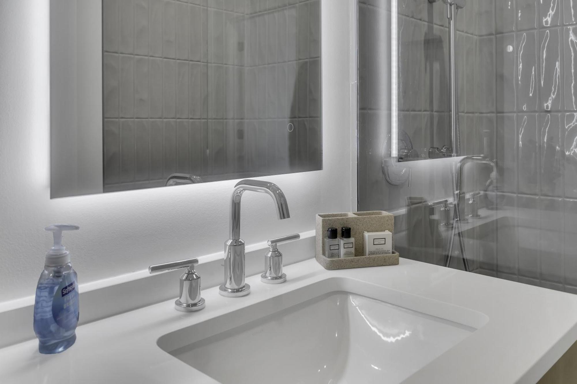2br Logan Circle Furnished Apts Apartment