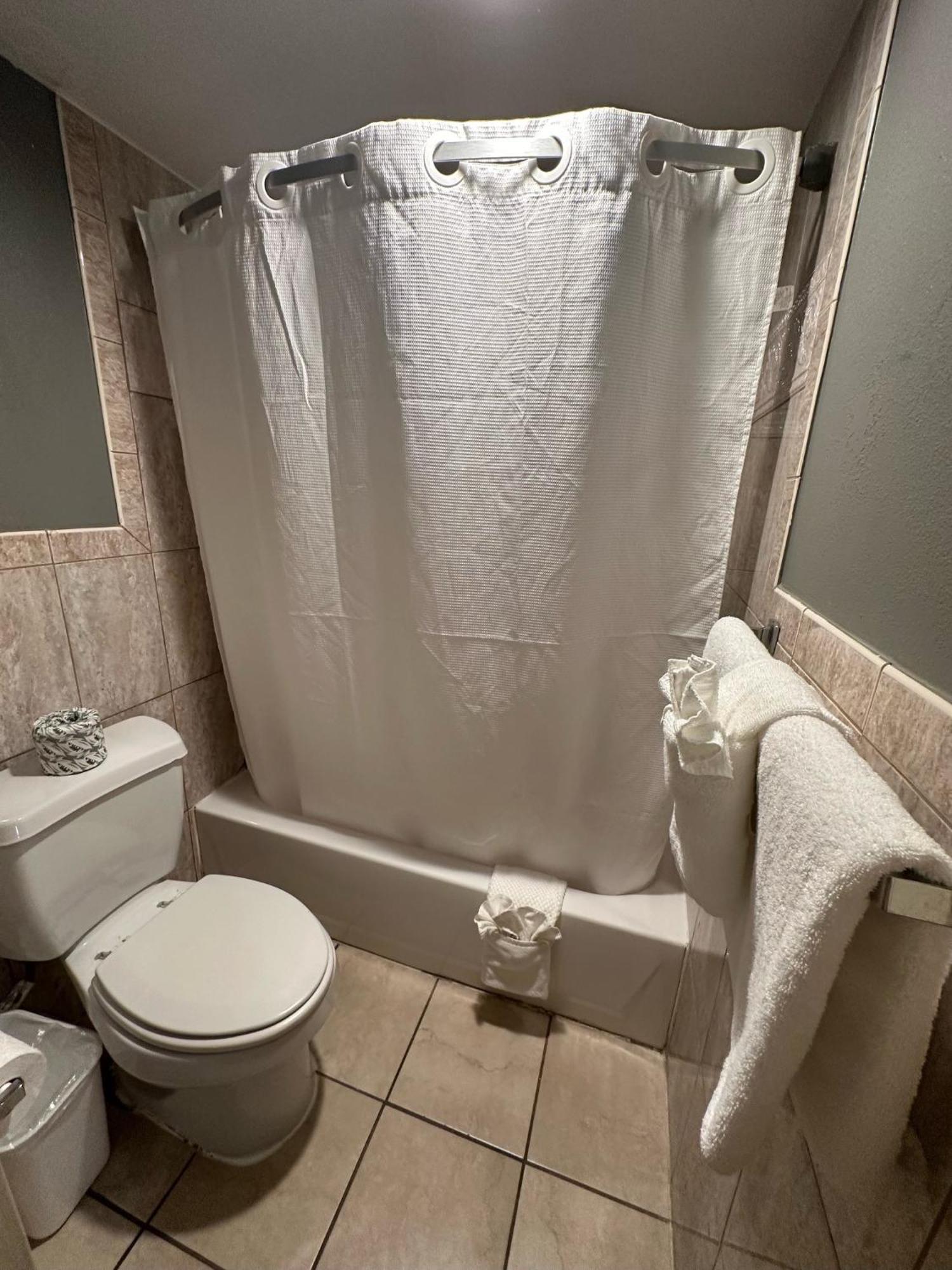 Gateway Hotel 3*