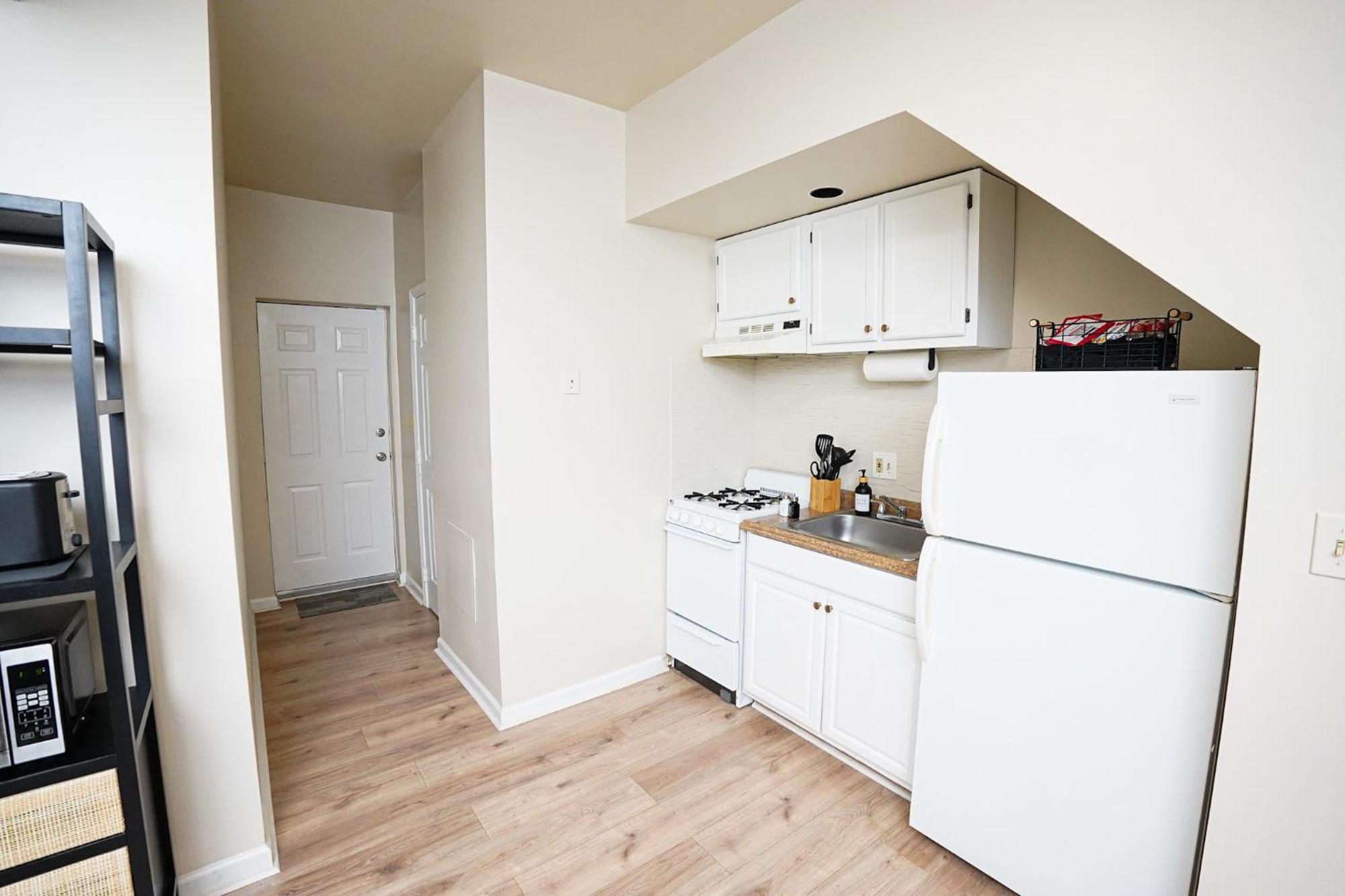 Capitol Hill Apartment *