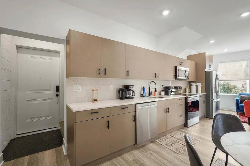 Enjoy City Skyline Views From Private Roof Deck! Washington