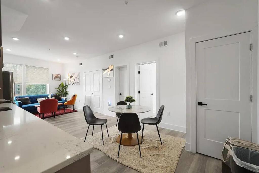 Holiday home Enjoy City Skyline Views From Private Roof Deck!