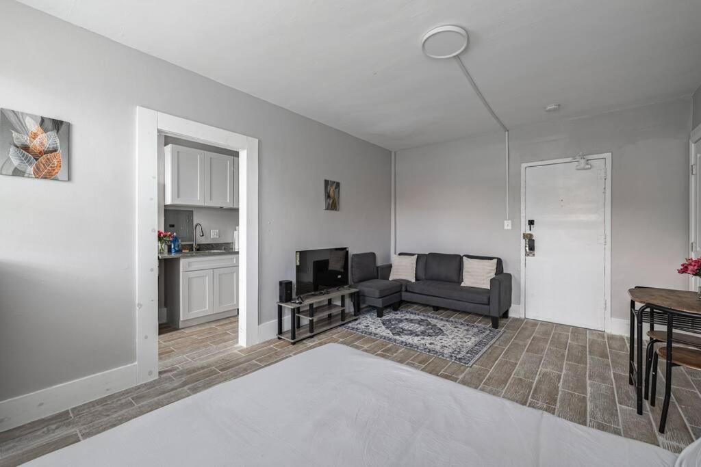 Chic Studio In Dc Dupont *