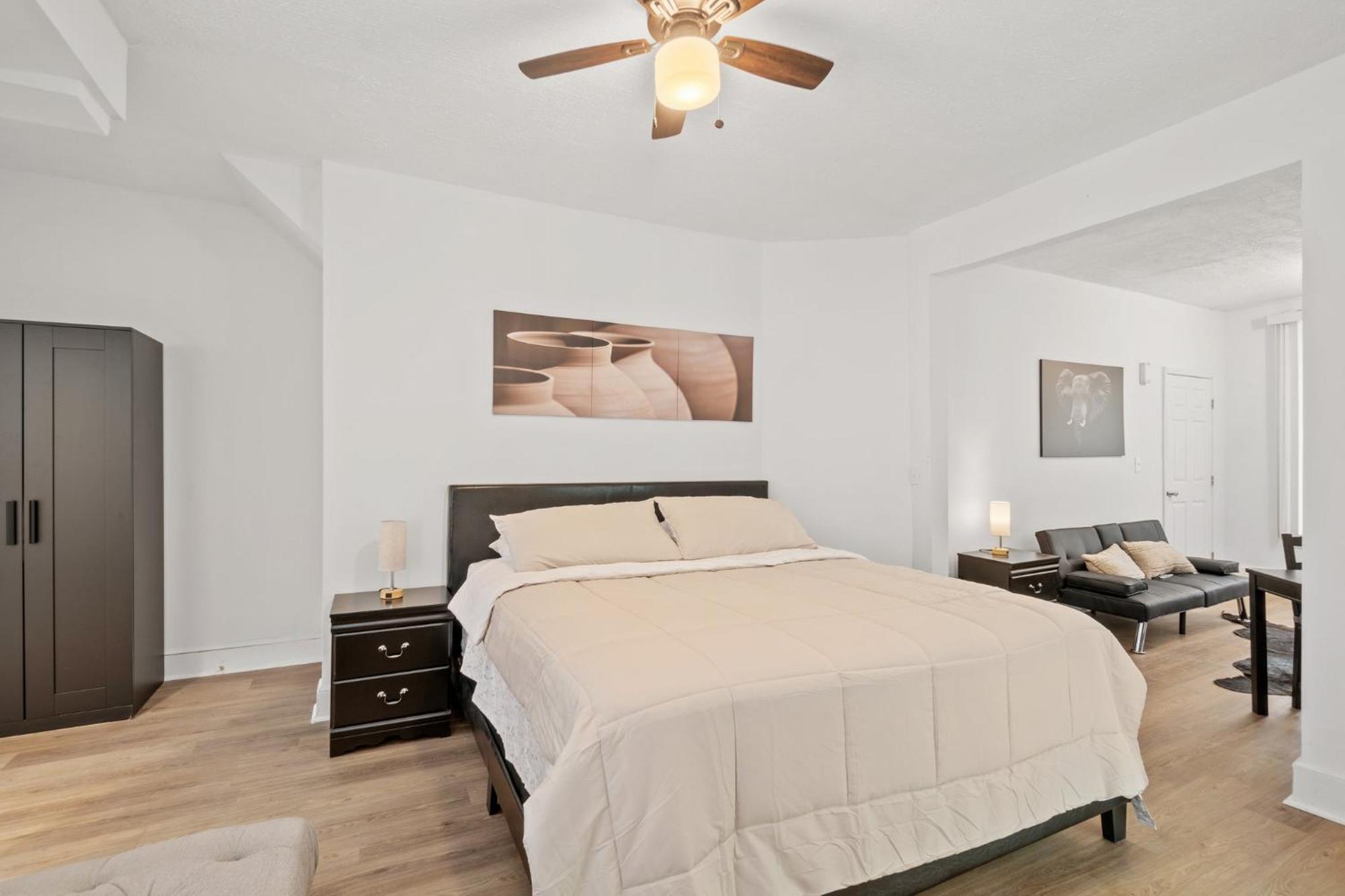 Holiday home Charming 4-bedroom Townhome In Fabulous With Ac, Wifi *