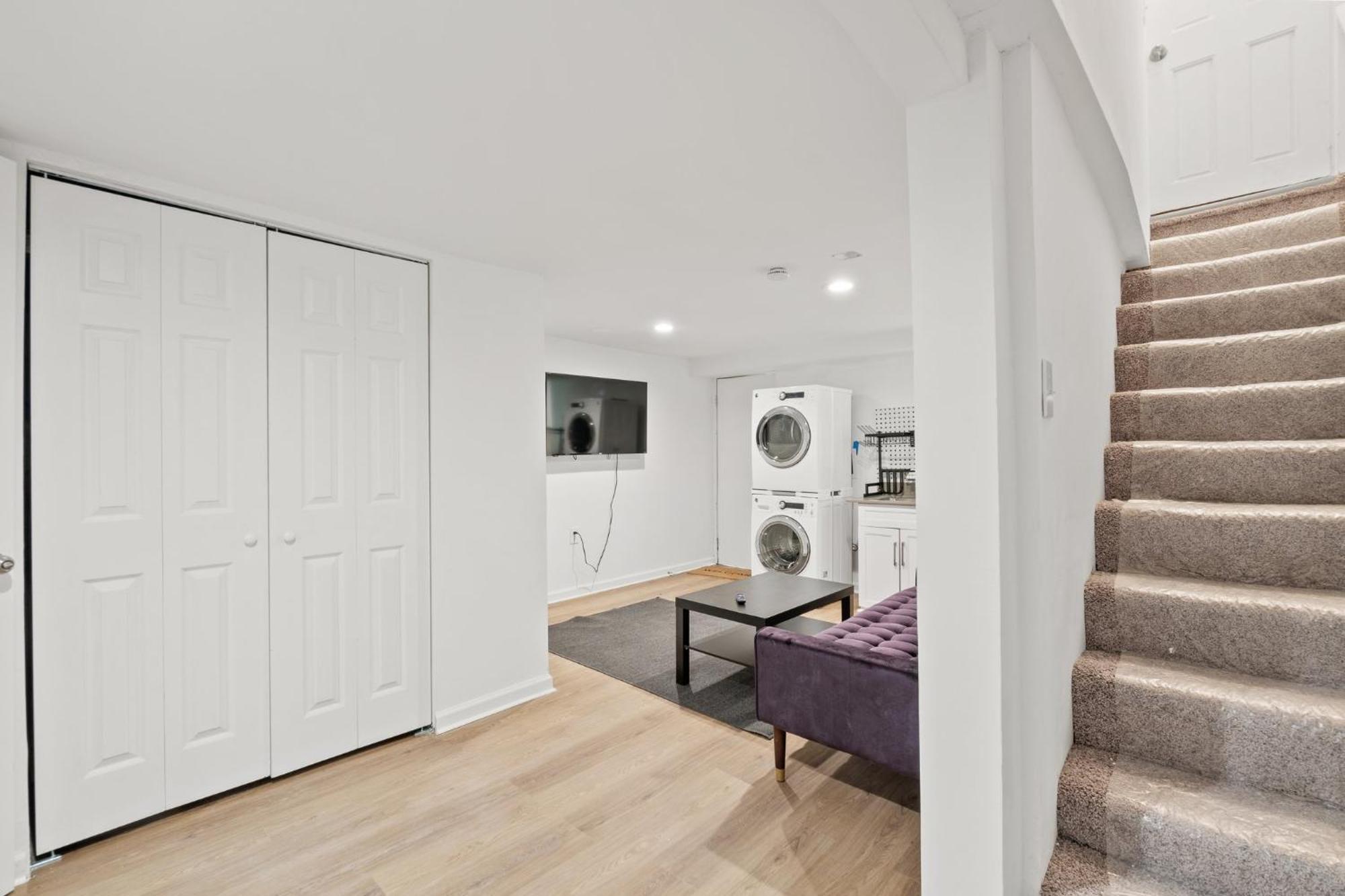Charming 4-bedroom Townhome In Fabulous With Ac, Wifi Washington