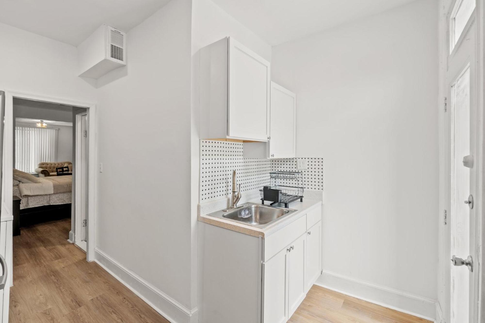 Charming 4-bedroom Townhome In Fabulous With Ac, Wifi *