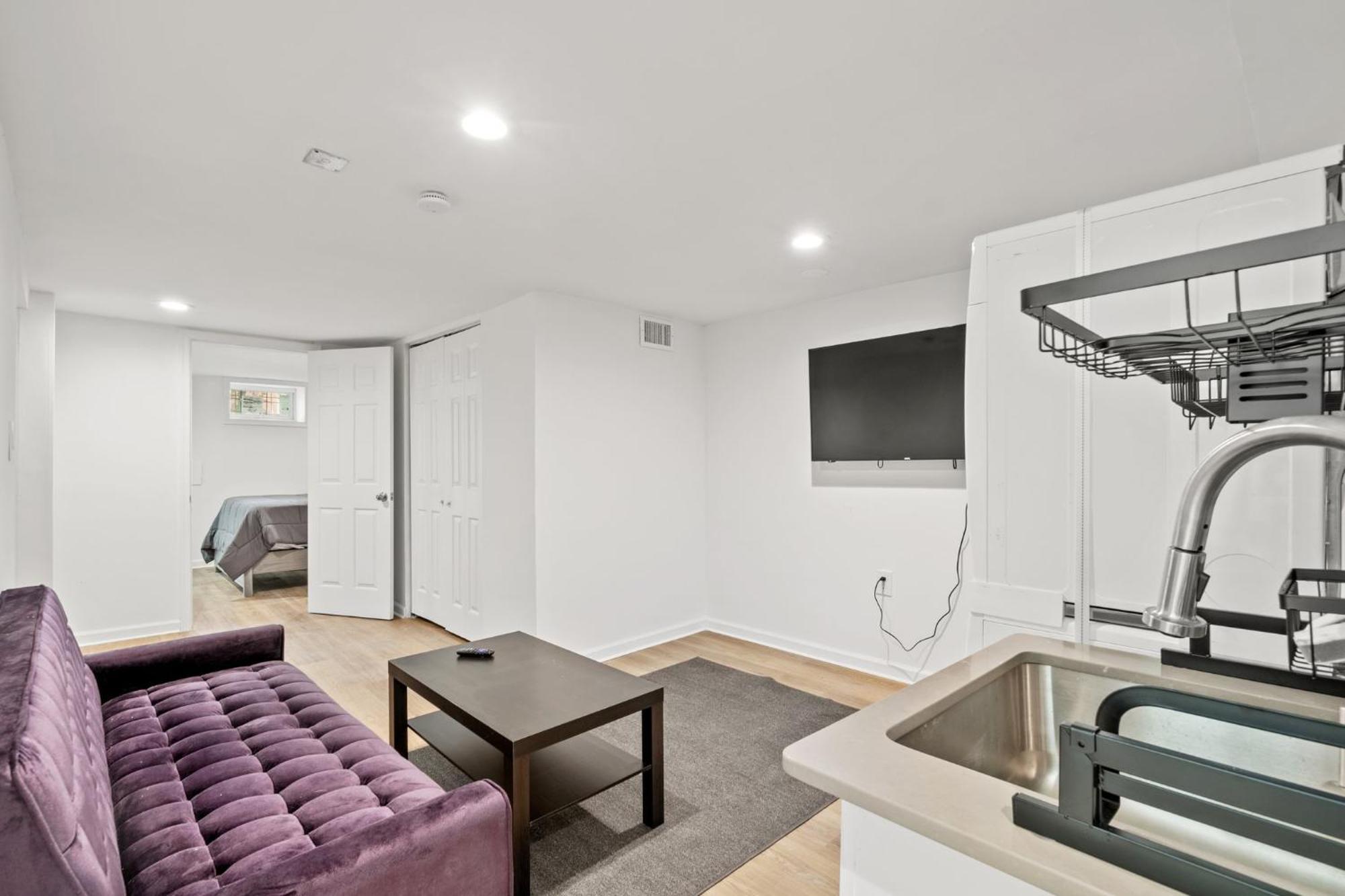 Charming 4-bedroom Townhome In Fabulous With Ac, Wifi Washington