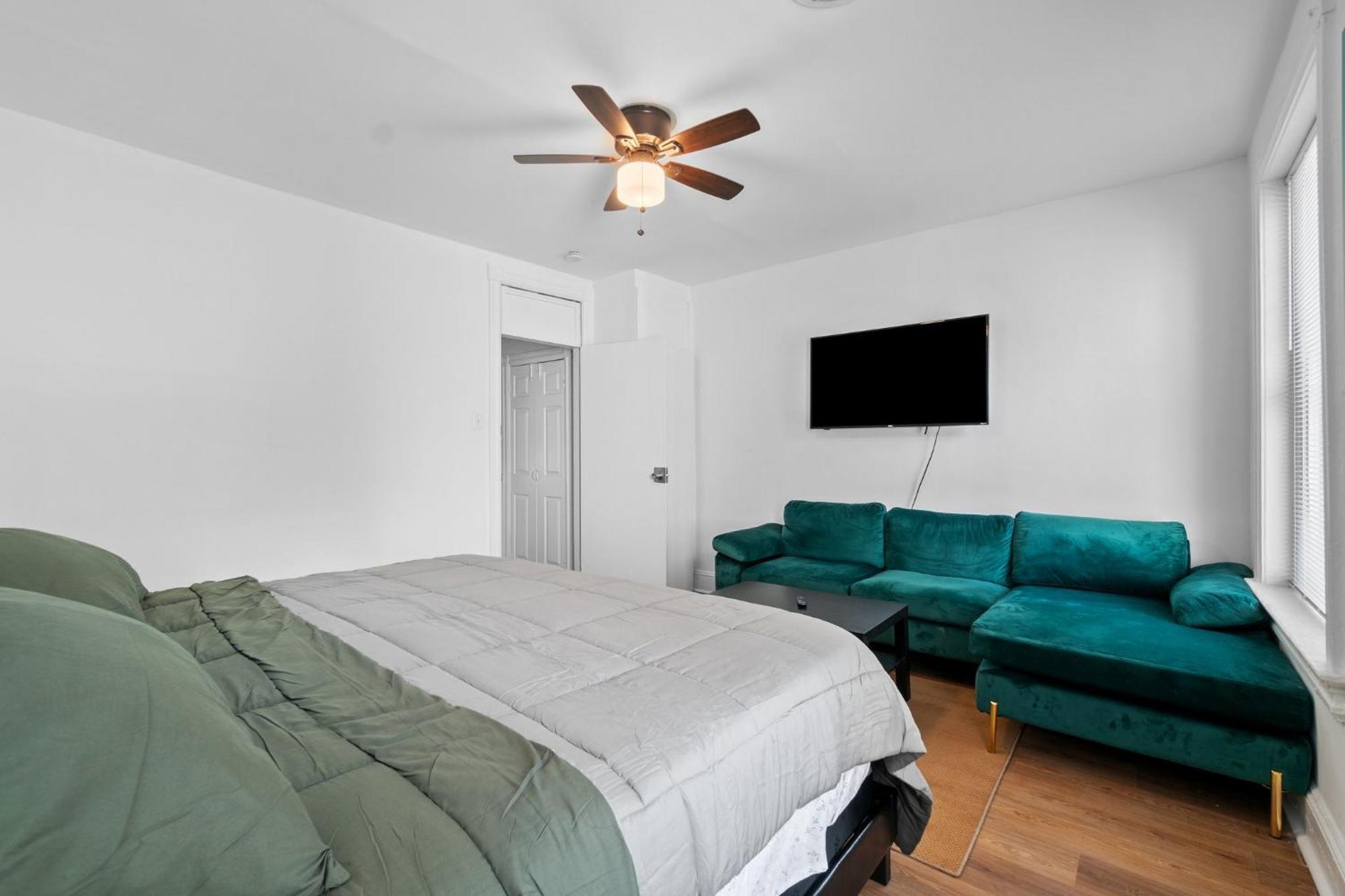 Charming 4-bedroom Townhome In Fabulous With Ac, Wifi * Washington