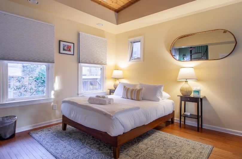 Historic Capital Hill And Carriage House Apartment Washington