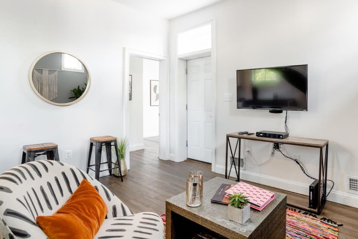 Holiday home Decompress In The Zen Surroundings Of A Cozy Carriage House *