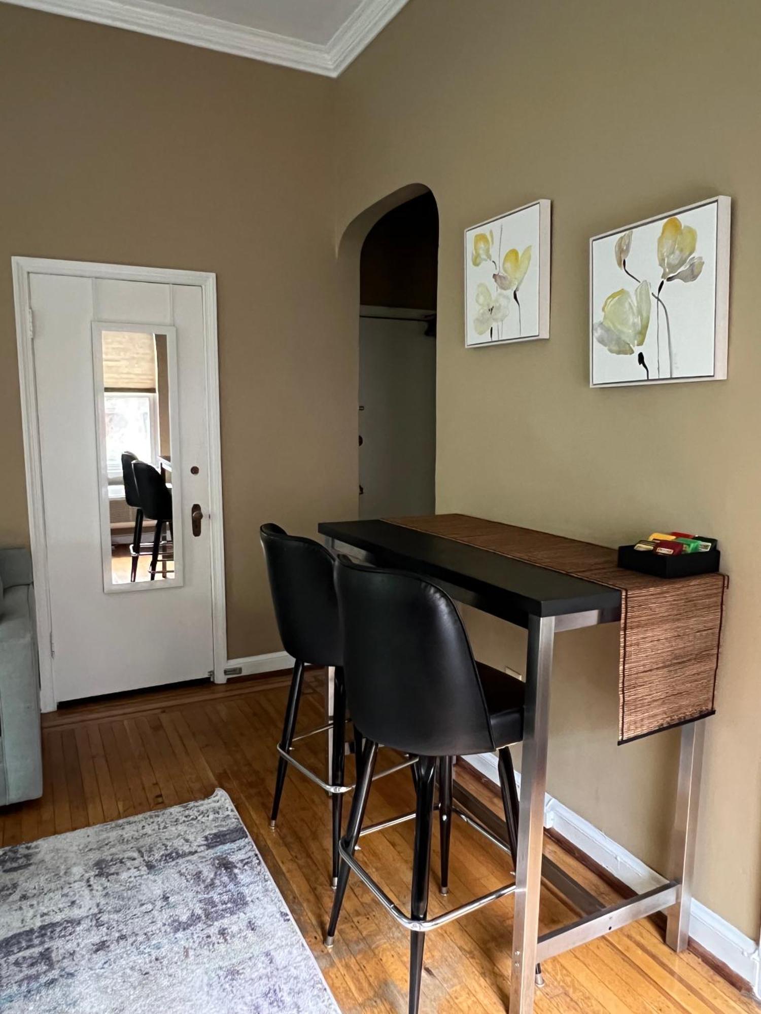 The Orange House Apartment