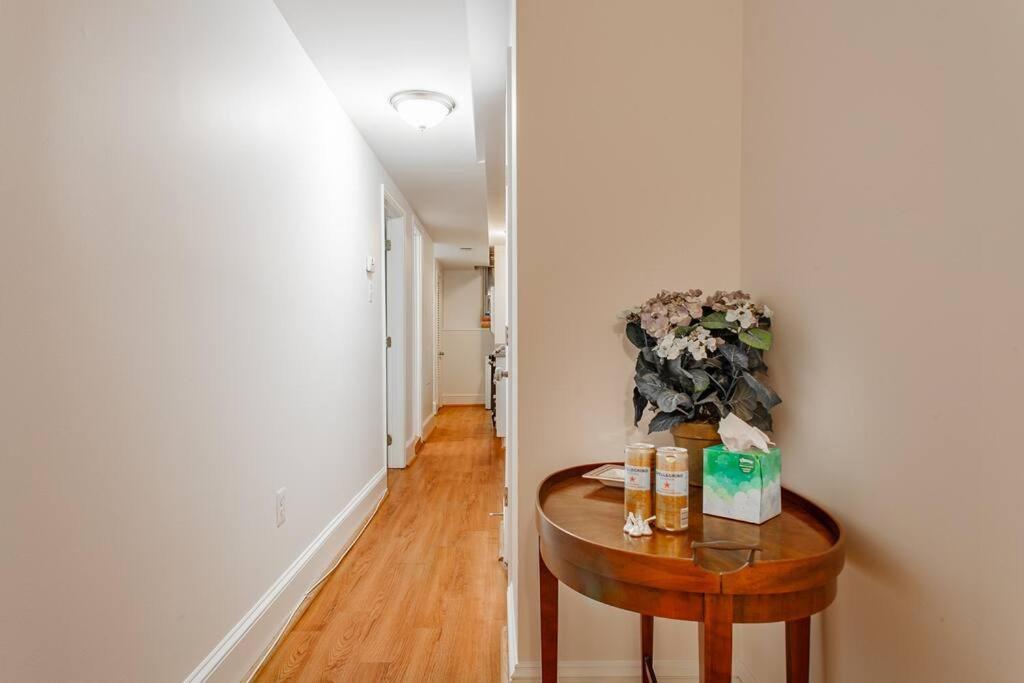 Apartment Quaint Dc Private 1-br Walk To Metro-rail Subway *