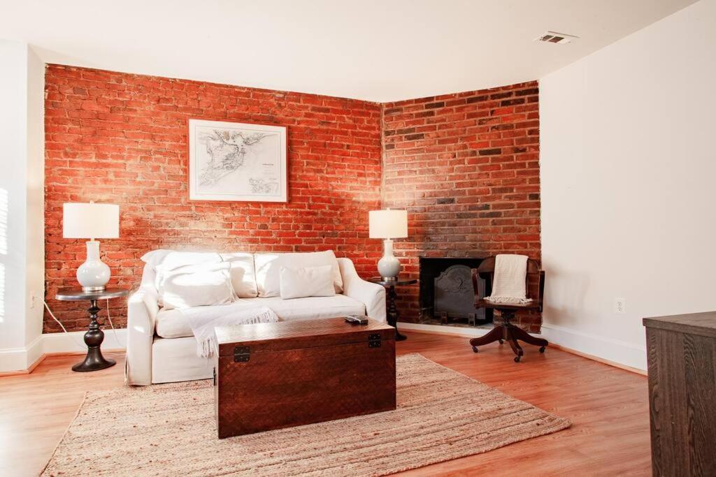 Quaint Dc Private 1-br Walk To Metro-rail Subway Apartment