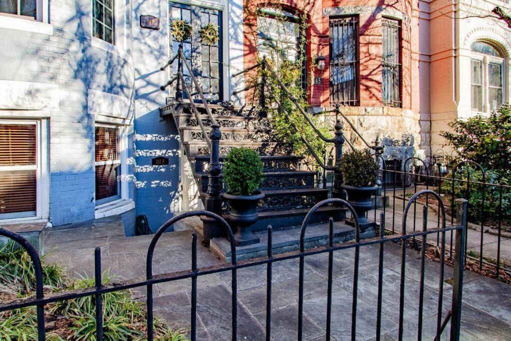 Quaint Dc Private 1-br Walk To Metro-rail Subway Washington